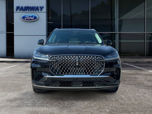 Used 2025 Lincoln Aviator Reserve w/ Equipment Group 201A AWD/4WD image 3