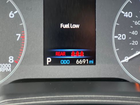 Certified 2024 Toyota Corolla Cross L image 21