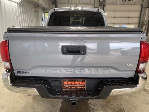 Used 2019 Toyota Tacoma TRD Off-Road AWD/4WD image 9