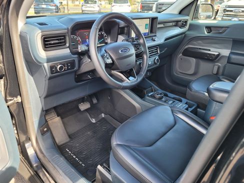 Used 2024 Ford Maverick Lariat w/ Black Appearance Package image 11