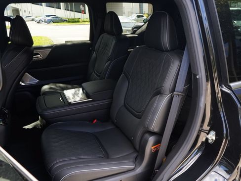 Used 2025 INFINITI QX80 Autograph w/ Autograph Exterior Package AWD/4WD image 17