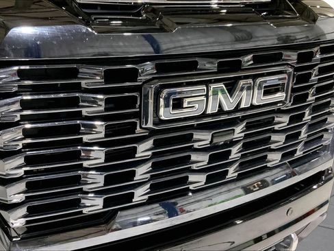 Used 2024 GMC Sierra 2500 Denali Ultimate AWD/4WD image 30
