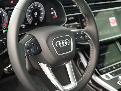 Used 2025 Audi Q7 3.0T Premium Plus image 16