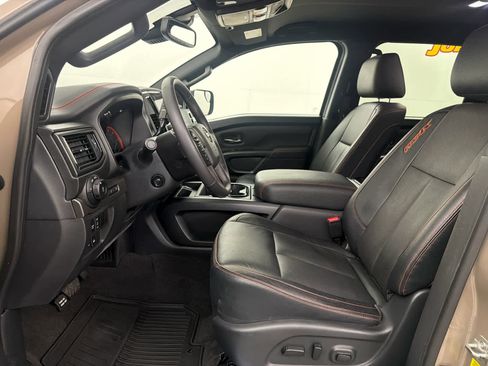 Used 2021 Nissan Titan PRO-4X w/ Pro-4x Convenience Package AWD/4WD image 13