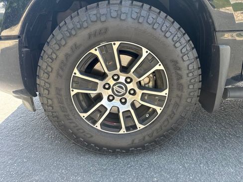 Used 2021 Nissan Titan SV w/ SV Convenience Package AWD/4WD image 8