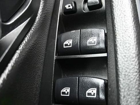 Used 2020 BMW 330i xDrive Sedan w/ Convenience Package image 31