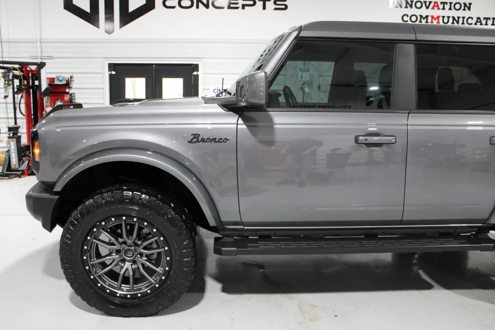 Used 2024 Ford Bronco Outer Banks AWD/4WD image 21