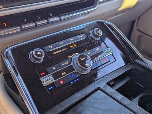 Used 2018 Lincoln Navigator Reserve image 23