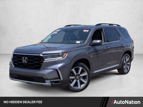 Used 2024 Honda Pilot Touring image 1