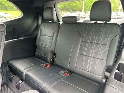 Used 2025 Buick Enclave Avenir AWD/4WD image 27