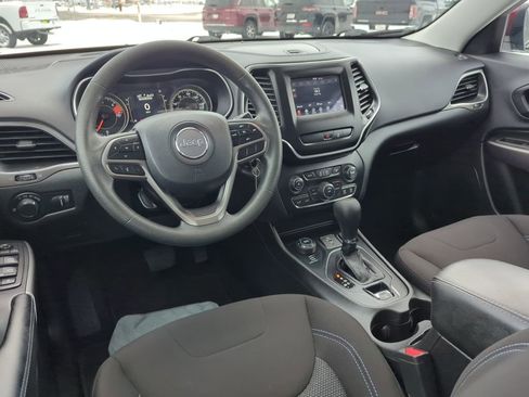 Used 2021 Jeep Cherokee Latitude image 14