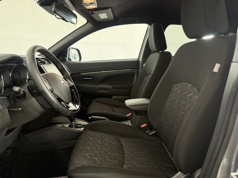 Used 2025 Mitsubishi Outlander Sport AWD image 14
