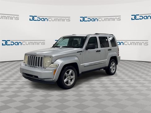 Used 2010 Jeep Liberty Limited image 4