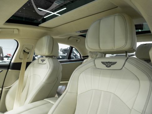 Used 2024 Bentley Flying Spur V8 AWD/4WD image 17