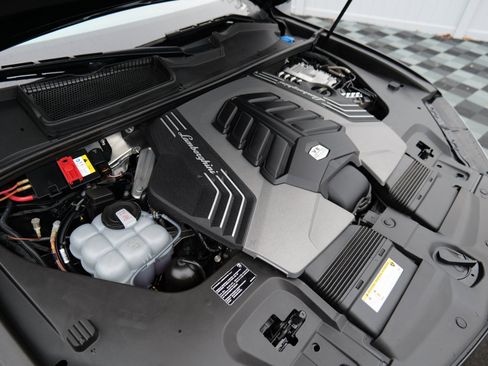 Used 2021 Lamborghini Urus image 55