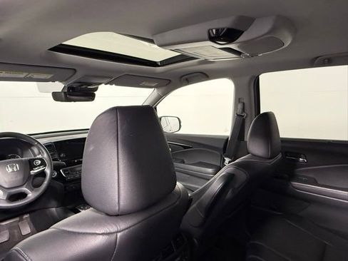 Used 2019 Honda Pilot Touring image 36