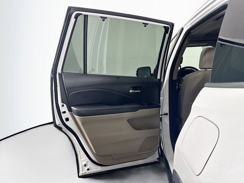 Used 2022 Honda Pilot Touring image 27