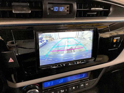 Used 2015 Toyota Corolla LE image 27