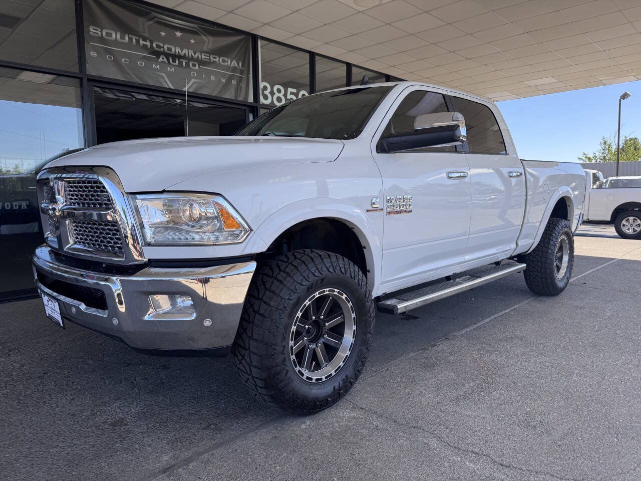 Used 2017 RAM 2500 Laramie AWD/4WD image 1