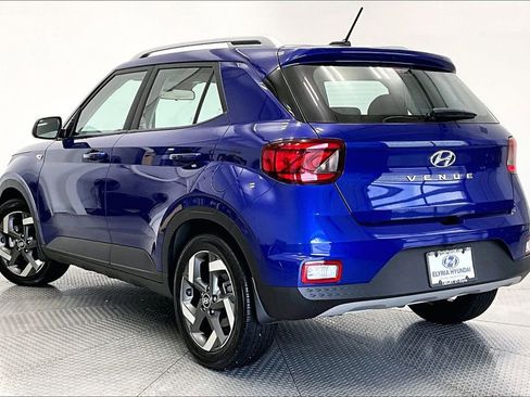 Certified 2023 Hyundai Venue SEL FWD image 12
