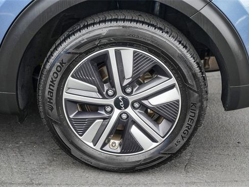 Certified 2022 Kia Niro EX Premium image 12