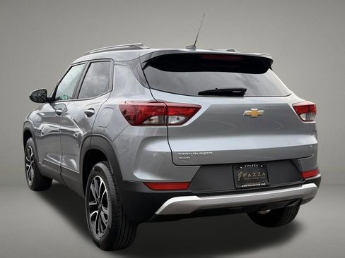 Used 2025 Chevrolet TrailBlazer LT AWD/4WD image 3