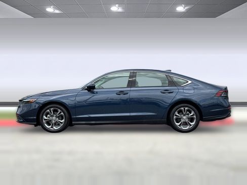 Used 2023 Honda Accord EX image 2