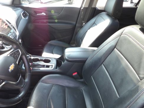 Used 2018 Chevrolet Equinox Premier FWD image 17