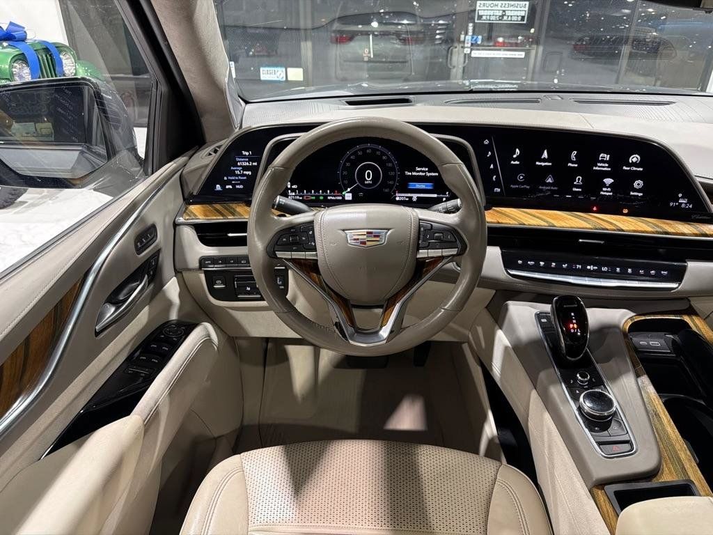 Used 2021 Cadillac Escalade Premium Luxury Platinum AWD/4WD image 25