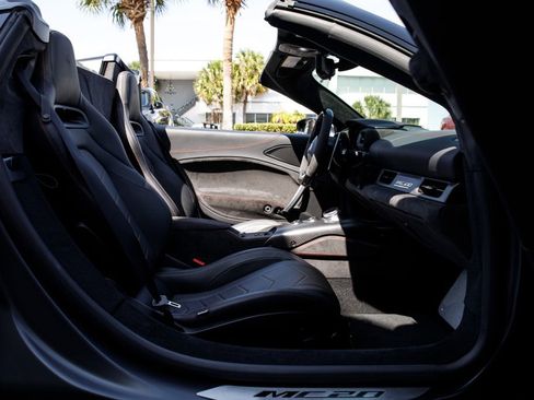 Used 2023 Maserati MC20 Spyder image 10