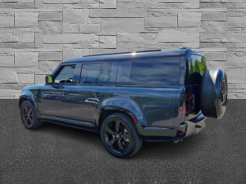 Used 2023 Land Rover Defender 130 X-Dynamic SE AWD/4WD image 7