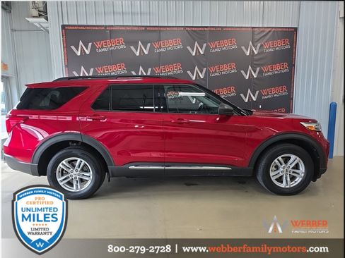 Used 2024 Ford Explorer XLT w/ Equipment Group 202A AWD/4WD image 4