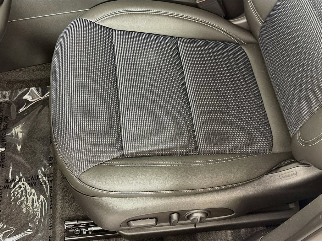 New 2026 Buick Envista Sport Touring w/ Convenience I Package FWD image 17
