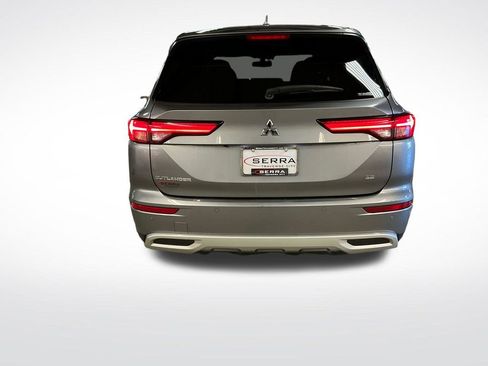 Used 2024 Mitsubishi Outlander SE image 4