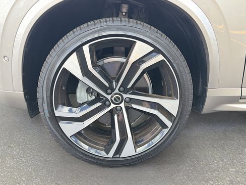 Used 2025 Volvo XC90 B6 Ultra w/ Protection Package Premier image 40