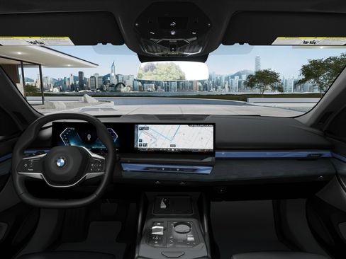 New 2026 BMW i5 eDrive40 w/ Premium Package image 12