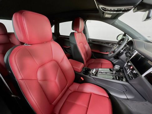 New 2026 Porsche Macan image 30