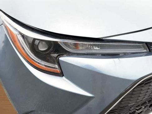 Used 2021 Toyota Corolla LE image 26