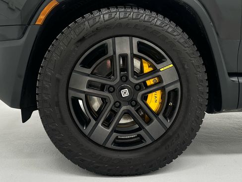 Used 2022 Rivian R1T Adventure image 9