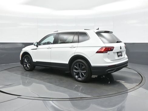 Used 2022 Volkswagen Tiguan SE image 5