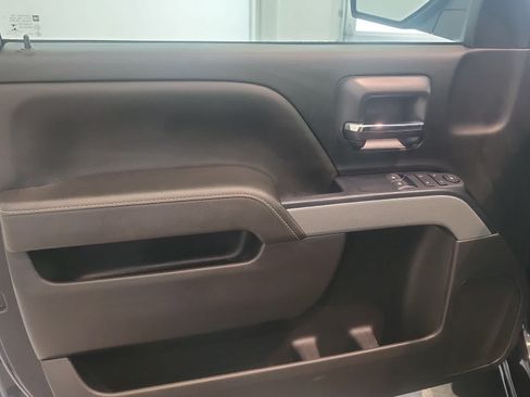 Used 2018 Chevrolet Silverado 1500 LT w/ LT Convenience Package AWD/4WD image 11