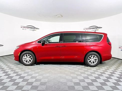 New 2025 Chrysler Pacifica Select FWD image 5
