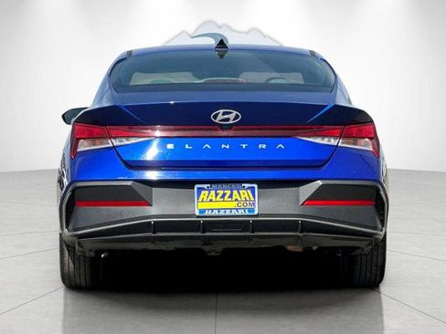 Used 2024 Hyundai Elantra SEL FWD image 4