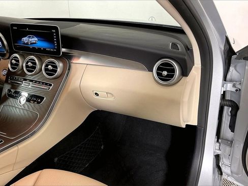 Used 2019 Mercedes-Benz C 300 Sedan image 16