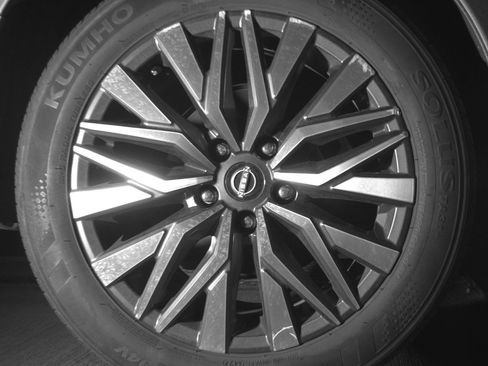 Used 2025 Nissan Altima 2.5 SV FWD image 15