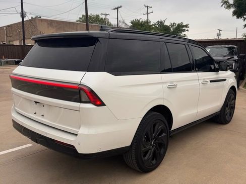 Used 2025 Lincoln Navigator Black Label AWD/4WD image 8