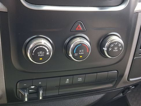 Used 2014 RAM 1500 Express AWD/4WD image 15