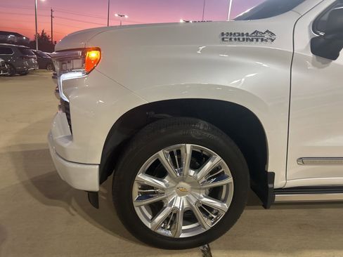 Used 2024 Chevrolet Silverado 1500 High Country w/ High Country Premium Package image 2