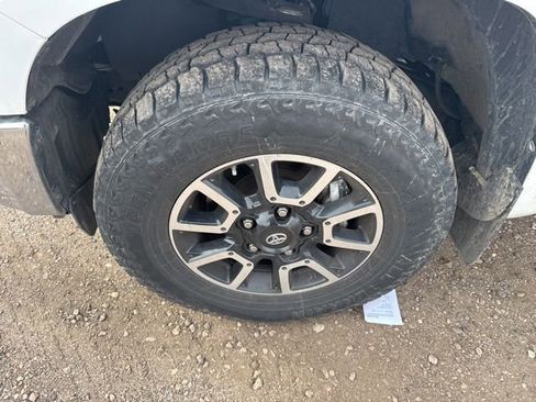 Used 2018 Toyota Tundra Limited image 13