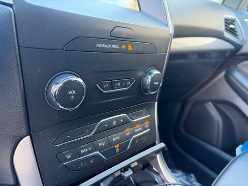 Used 2019 Ford Edge SEL w/ Equipment Group 201A AWD/4WD image 18